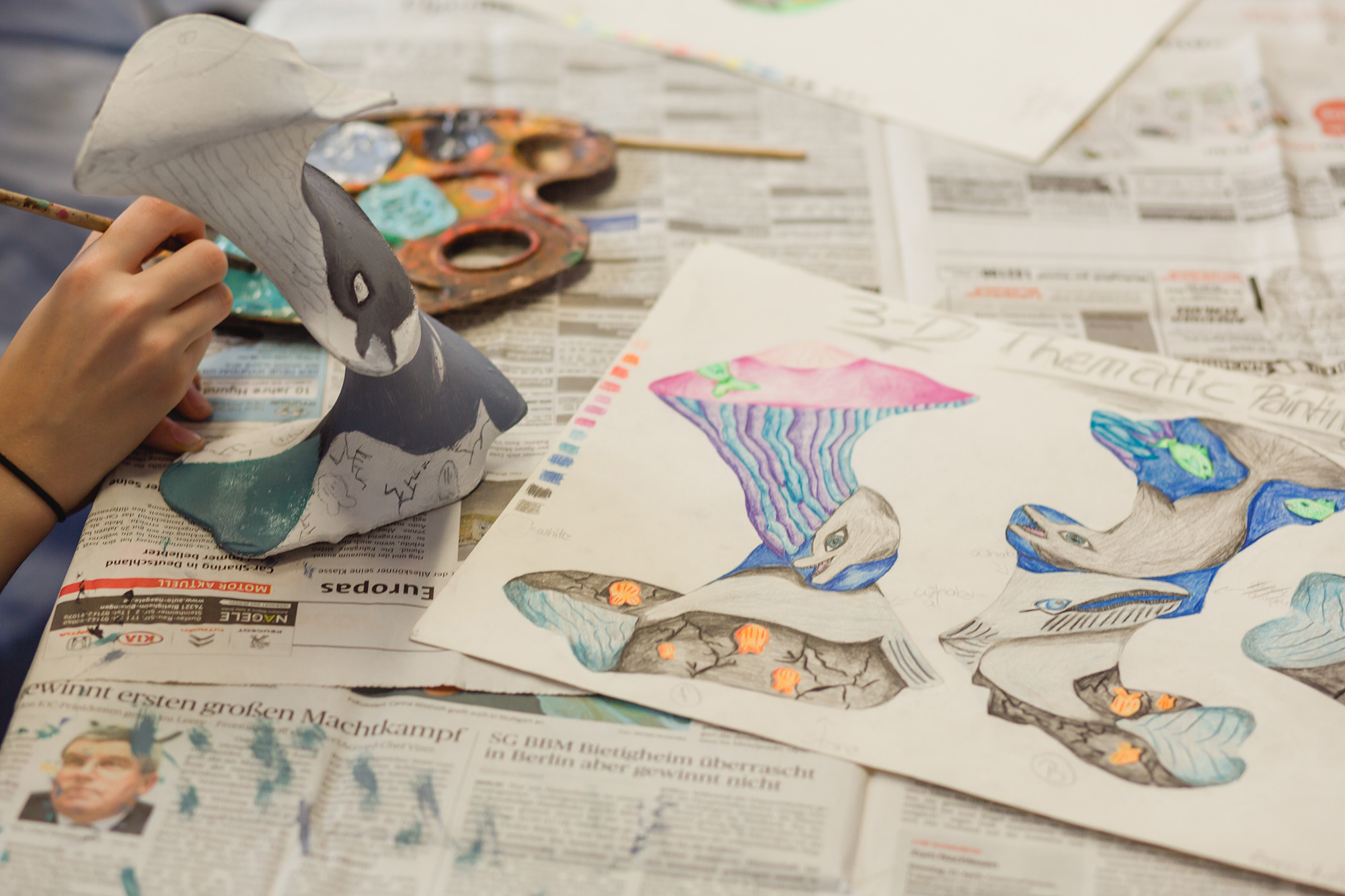 Unterwasserwelt-Gemälde mit Wal, Delfin und Muscheln.